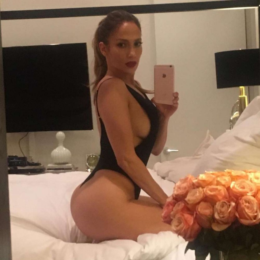 b20de50ac71a817c56d51c8bfde344e9.jpg 후방주의) Jennifer Lopez